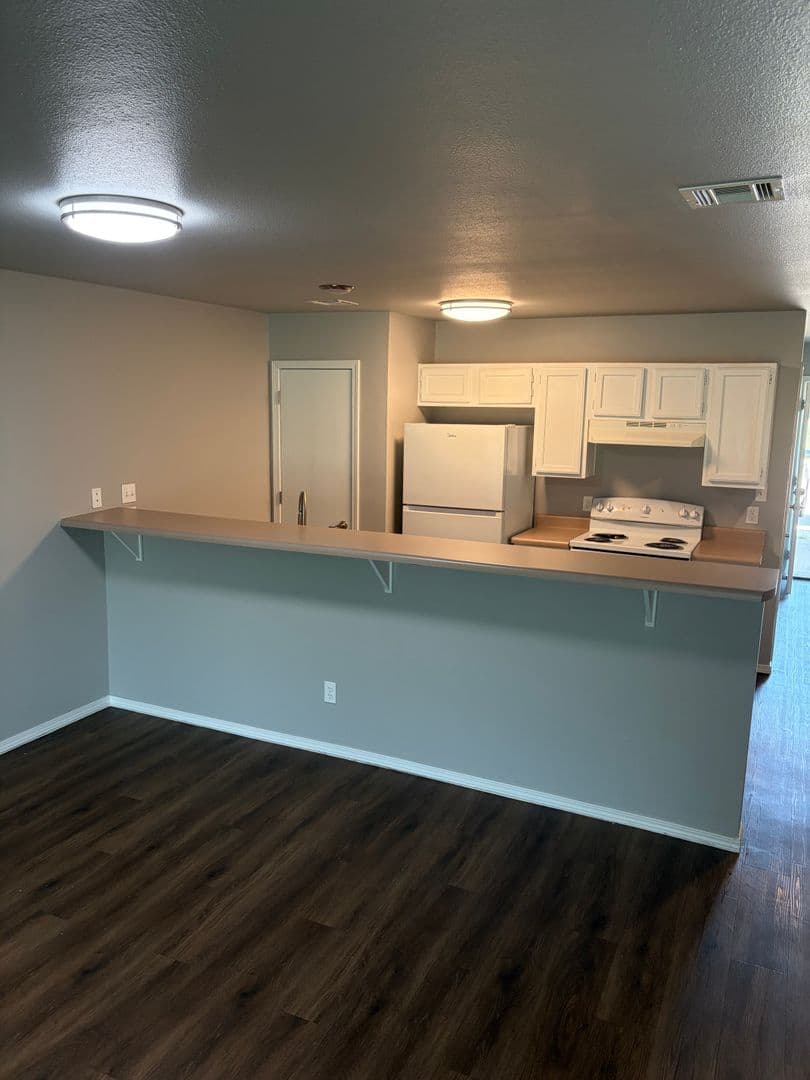 Claremore Apartment: 2805 Trailwood Dr