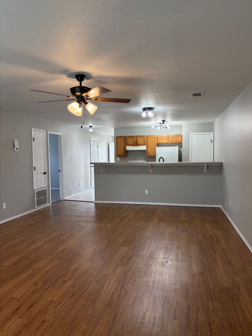 Claremore Apartment: 2805 Trailwood Dr