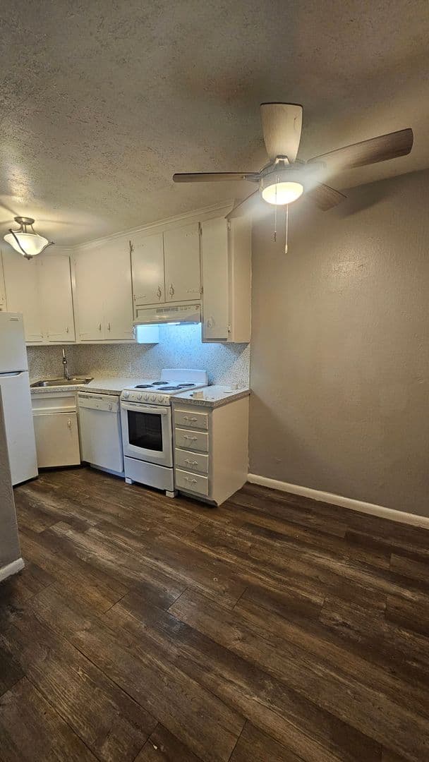 Tulsa Apartment: 1133 south Quincy ave