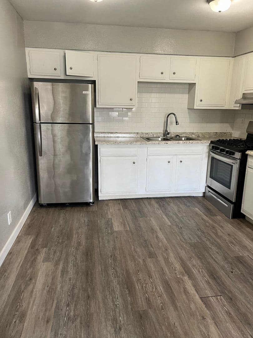 cushing Apartment: 1428 south little Ave
