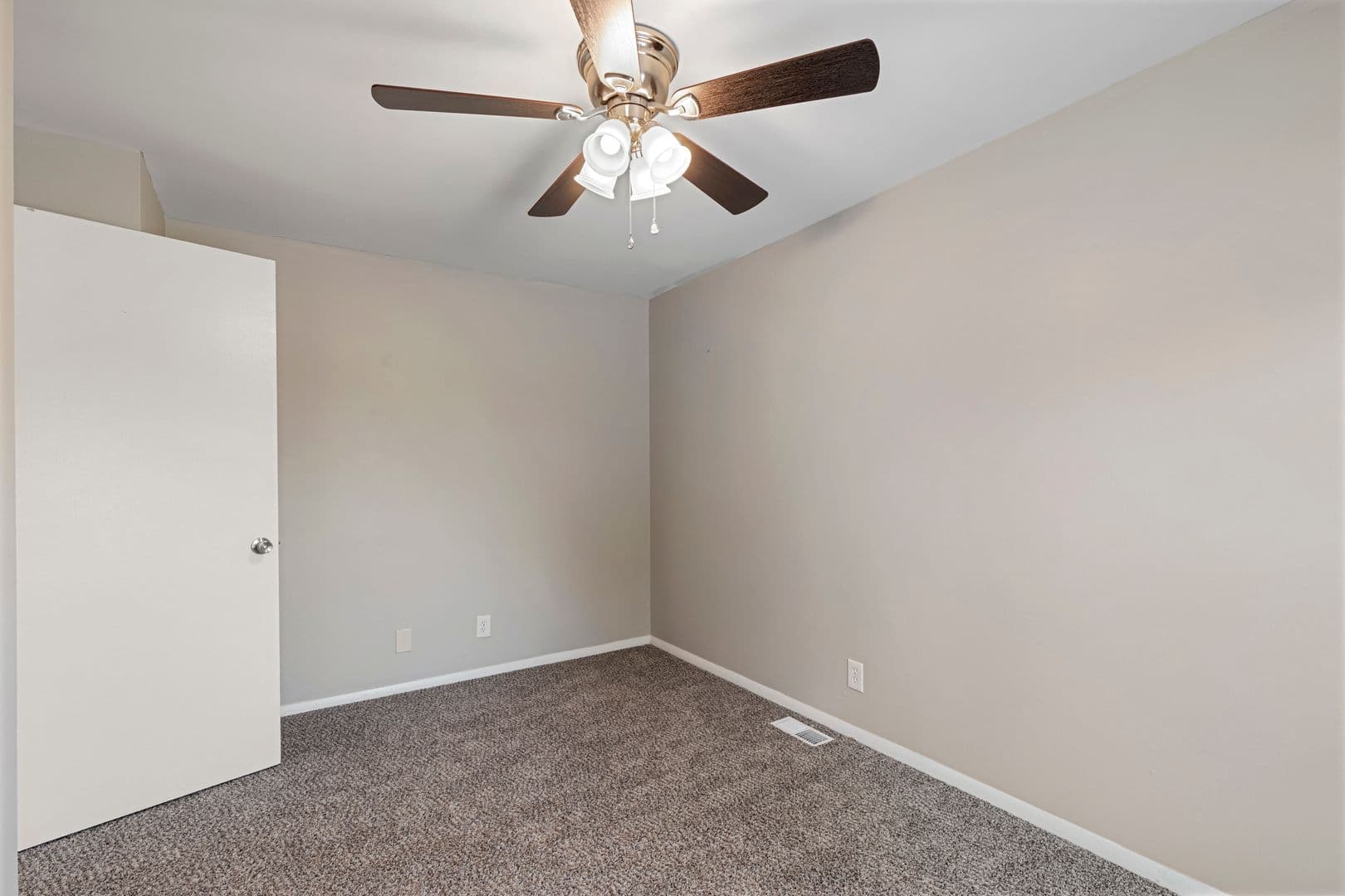 Tulsa Apartment: 3853 S. Riverside Drive