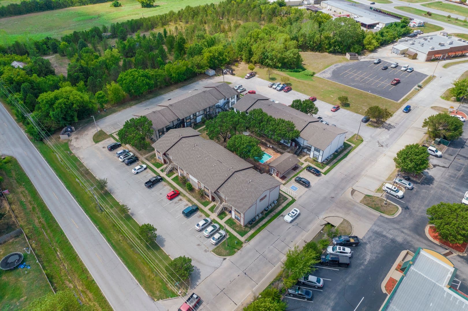 Claremore Apartment: 2090 S Lynn Riggs Blvd