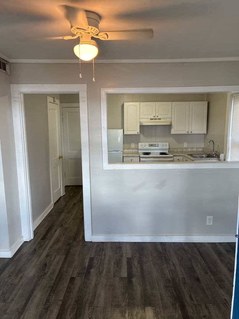 St. Marys Apartment: 104 Stable Alley W