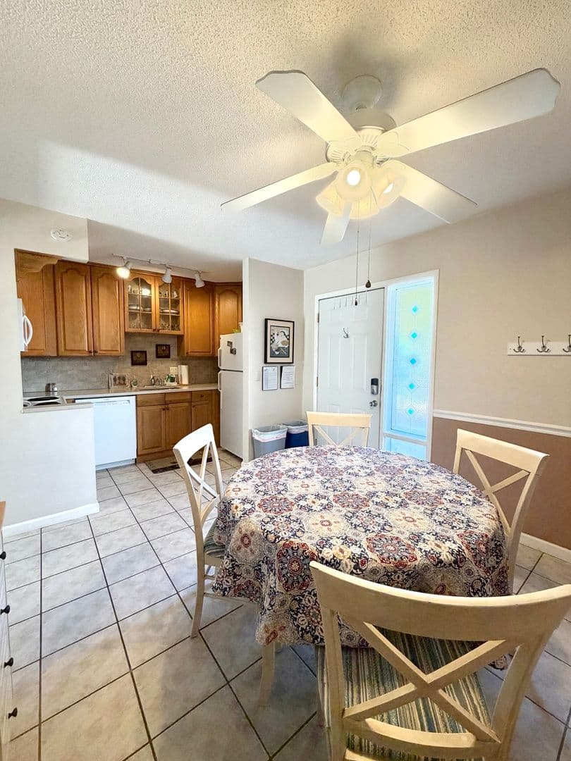 St. Simons Island Townhome: 1500 Demere Rd