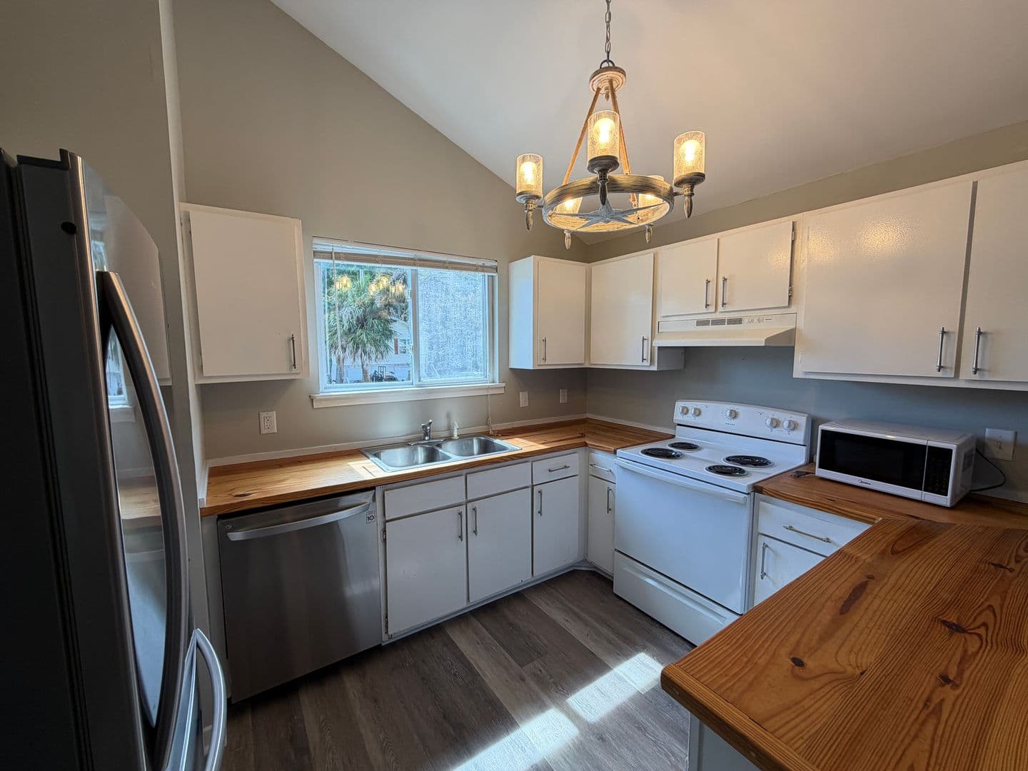 St. Simons Island House: 237 Georgia Street