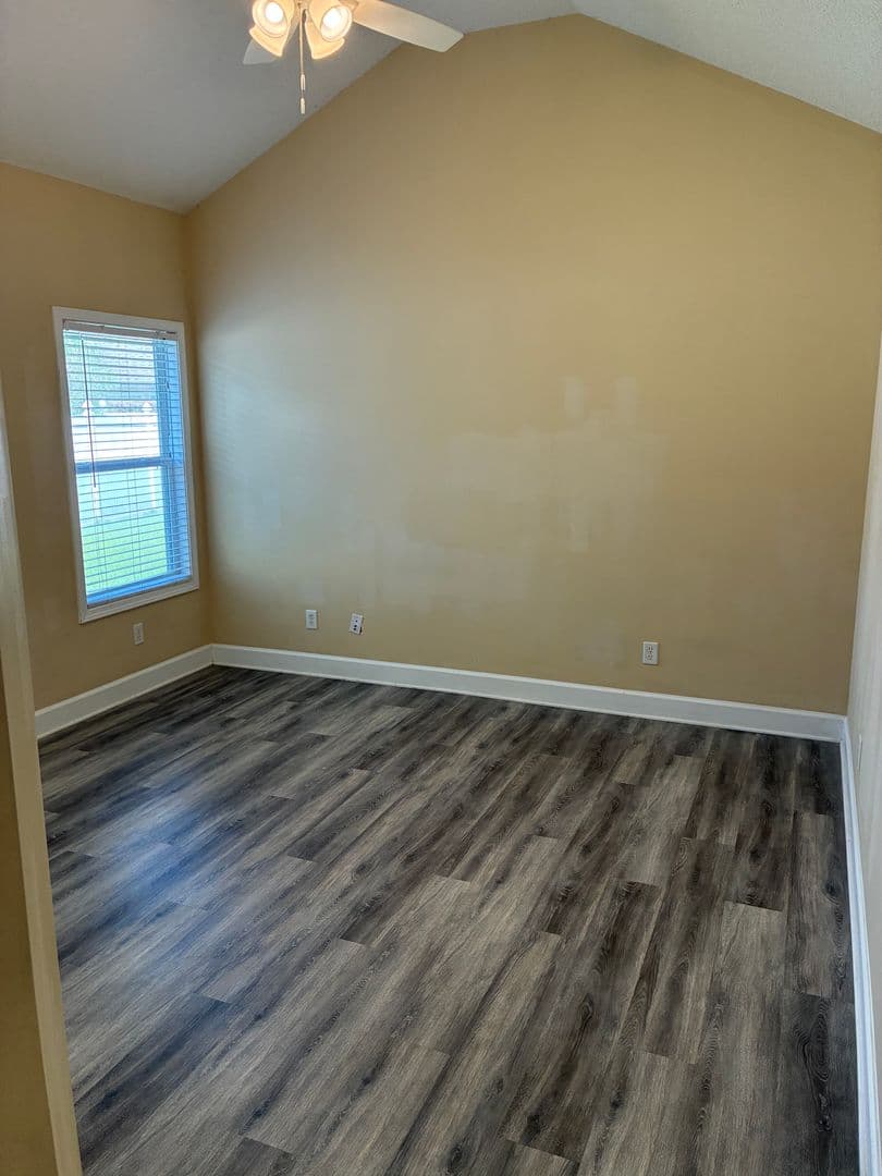 Kingsland House: 173 Austin Ryan Dr