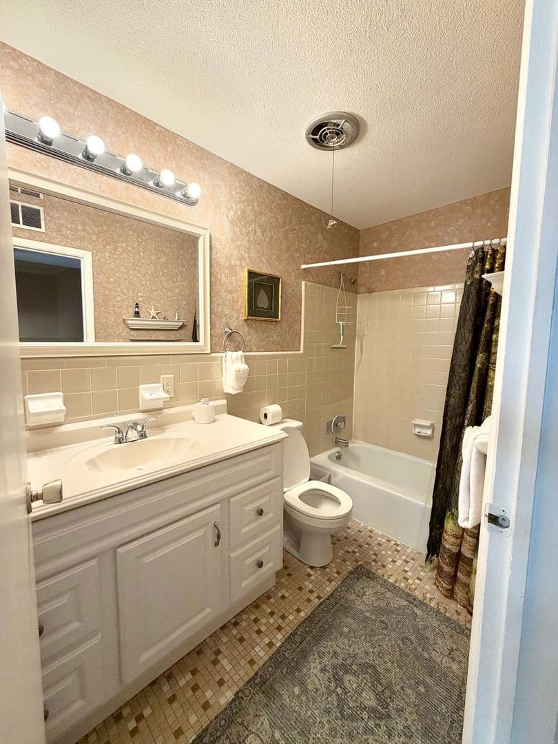 St. Simons Island Townhome: 1500 Demere Rd