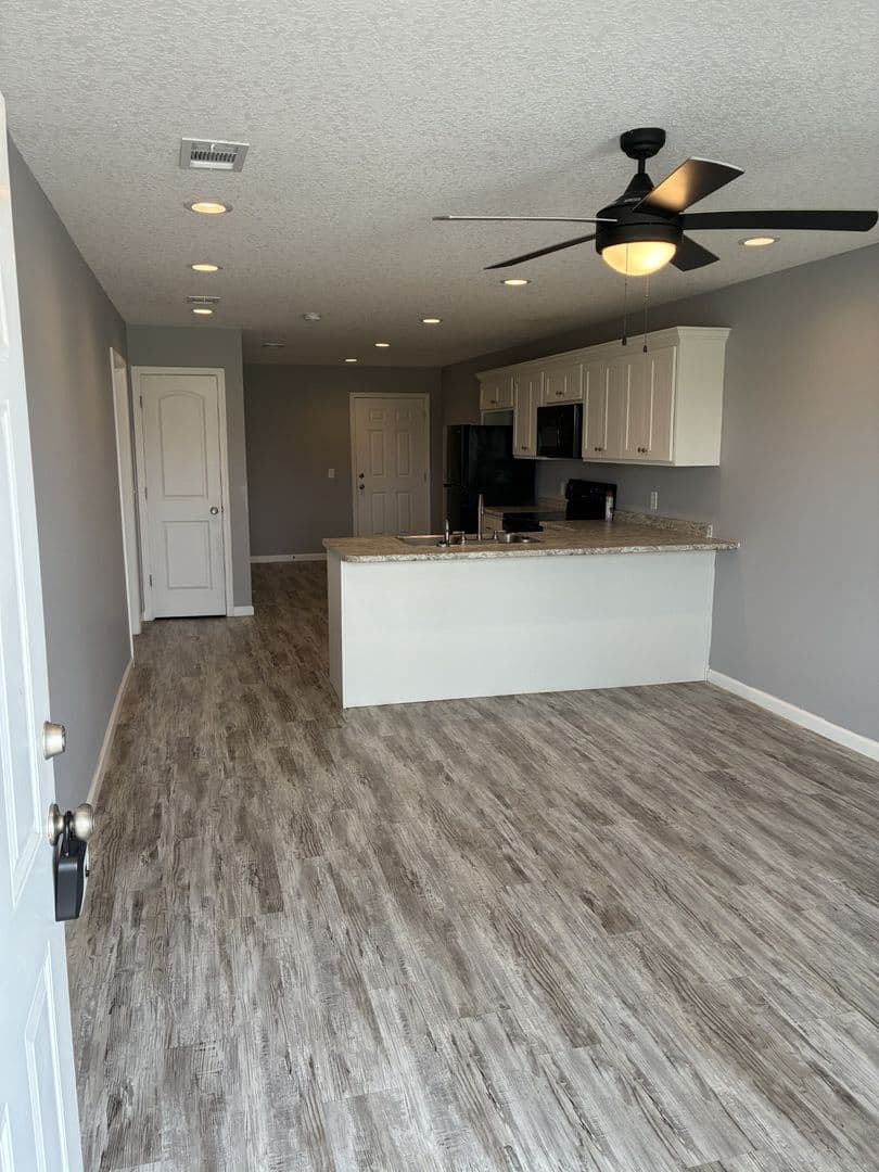 Alma Apartment: 145 Pineview Road