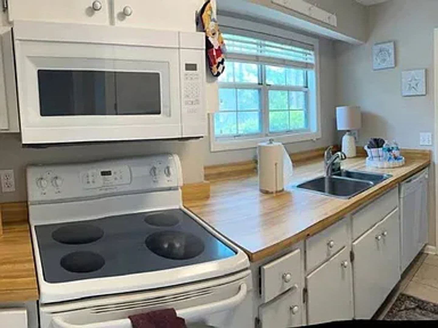 St. Simons Island House: 206 W Island Square