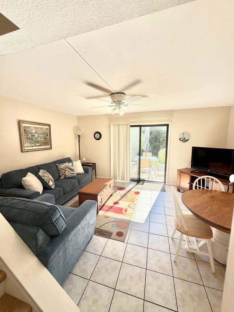 St. Simons Island Townhome: 1500 Demere Rd