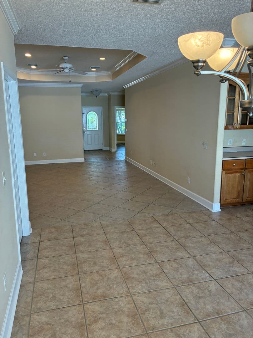Kingsland House: 173 Austin Ryan Dr
