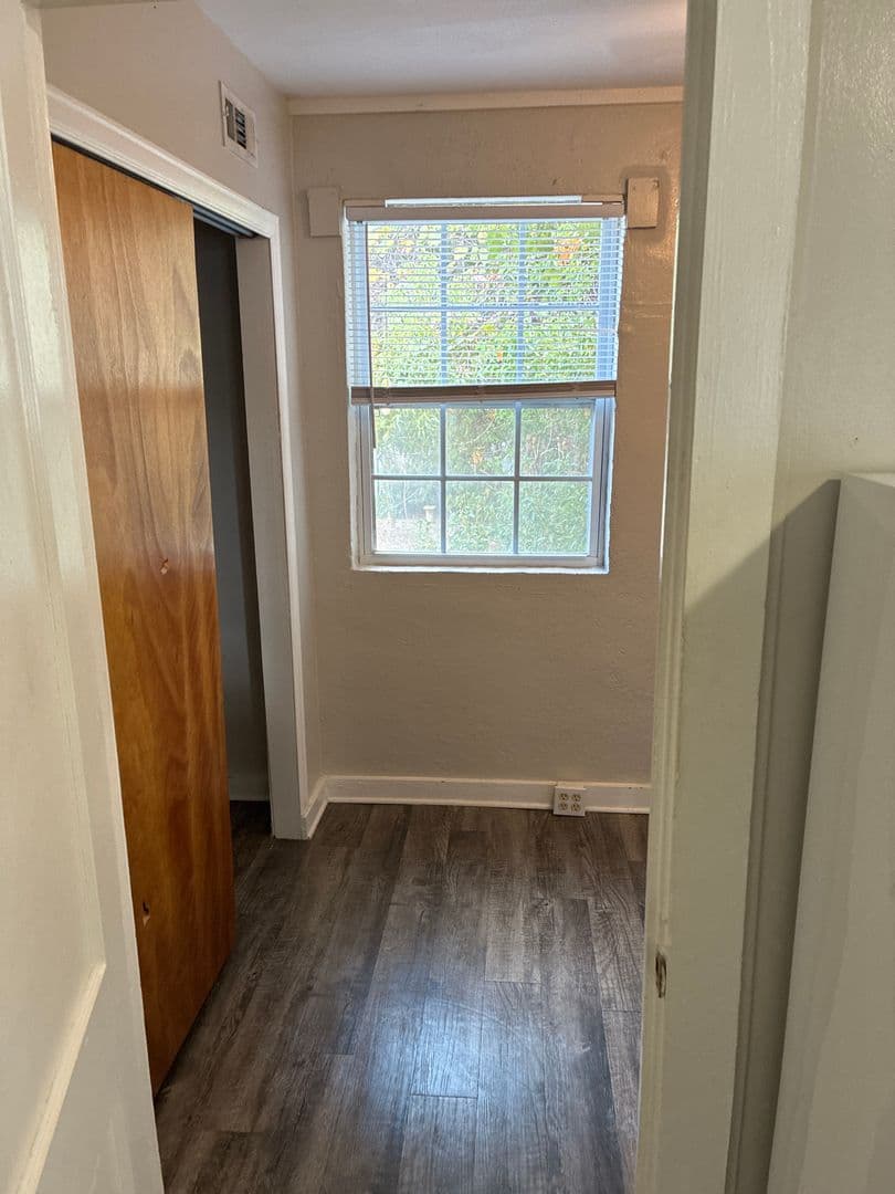St. Marys Apartment: 104 Stable Alley W