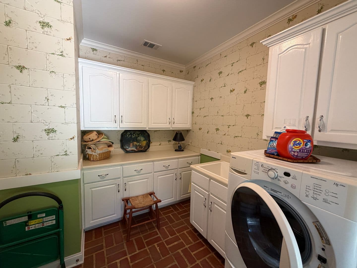 St. Simons Island House: 365 Major Wright Rd