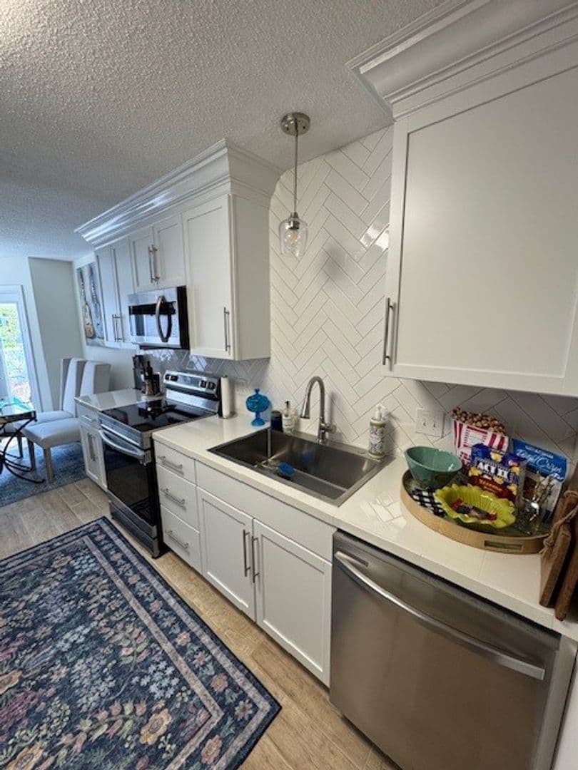 Brunswick House: 912 Newcastle Street