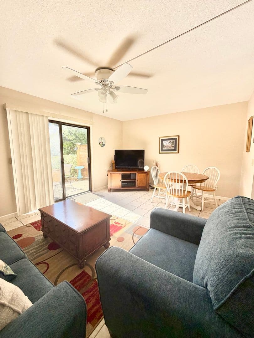 St. Simons Island Townhome: 1500 Demere Rd