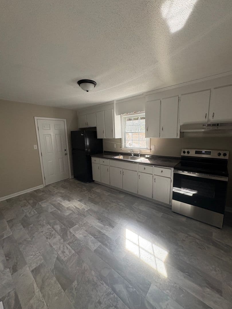 Greenville House: 14 Overbrook Rd