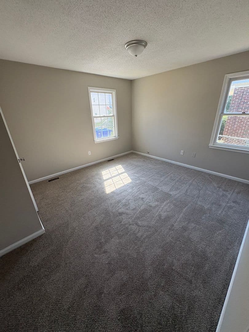 Greenville Apartment: 102 A Bruce Street