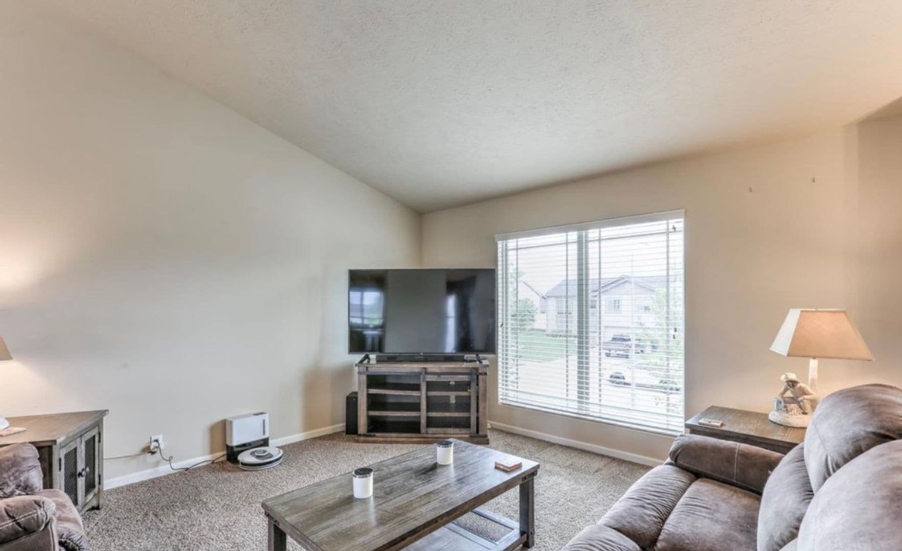 Bellevue House: 13806 S 43rd Ave