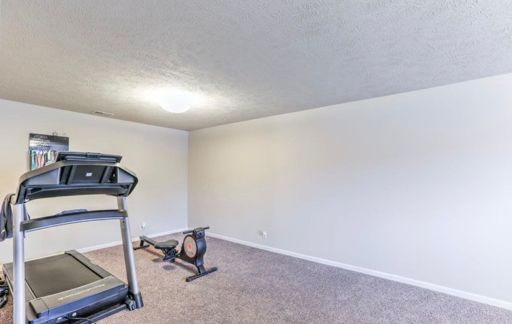 Bellevue House: 13806 S 43rd Ave