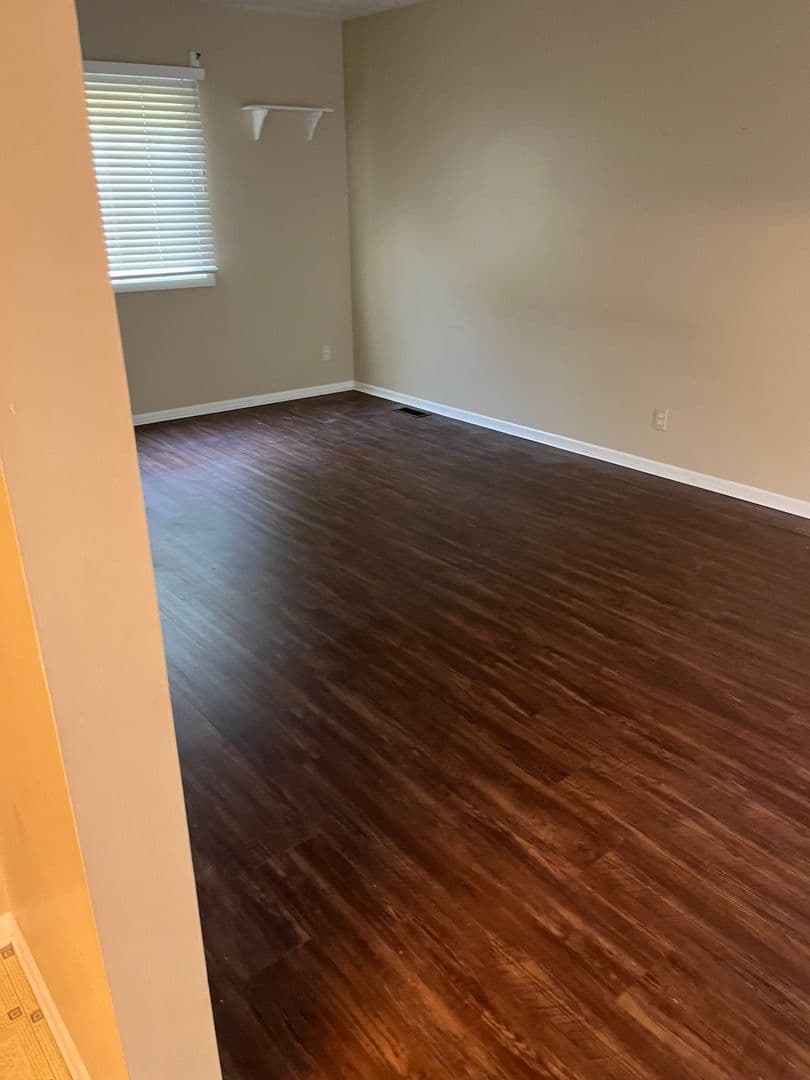 Omaha House: 15229 Jefferson St