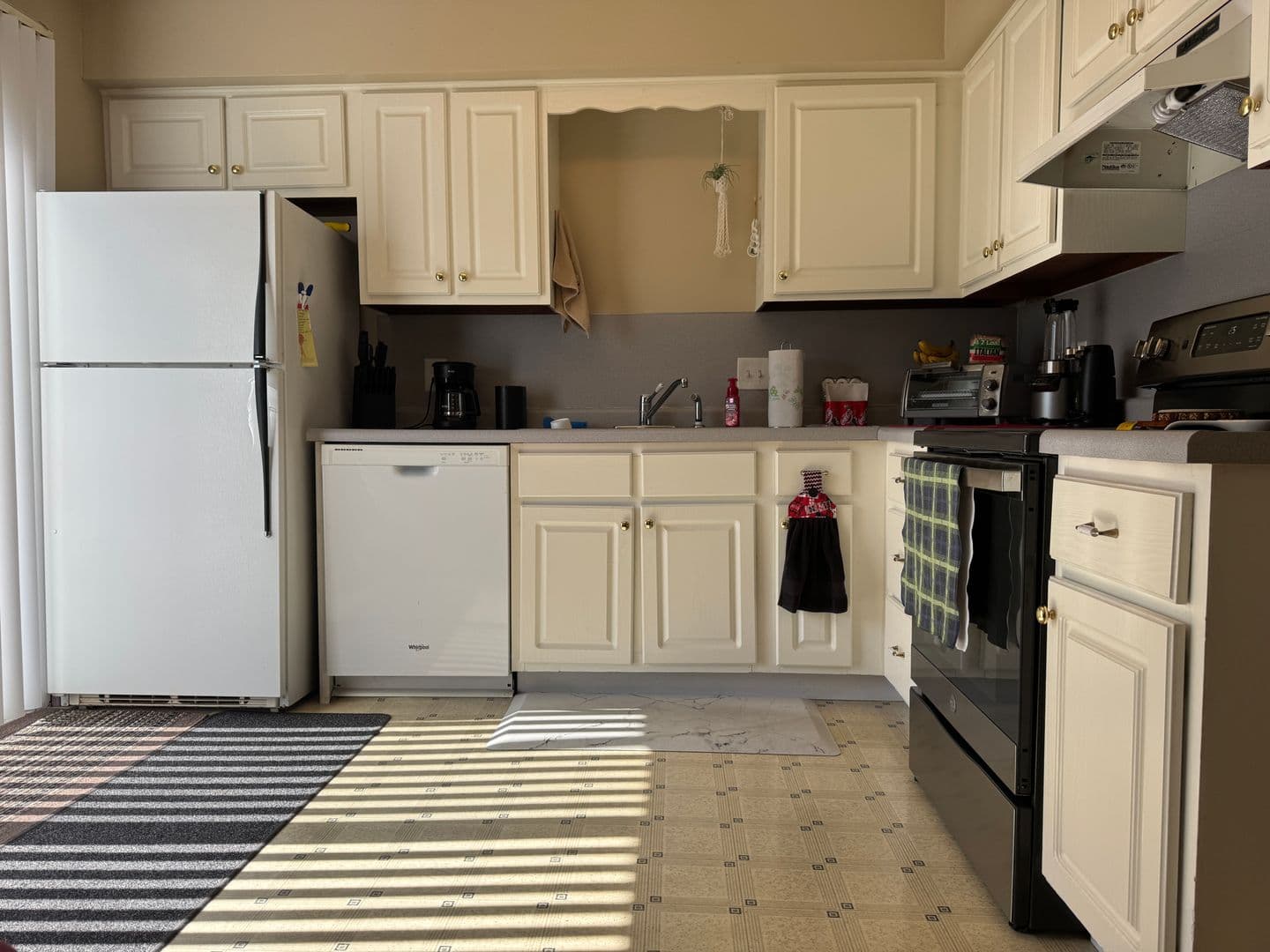 Omaha House: 15229 Jefferson St