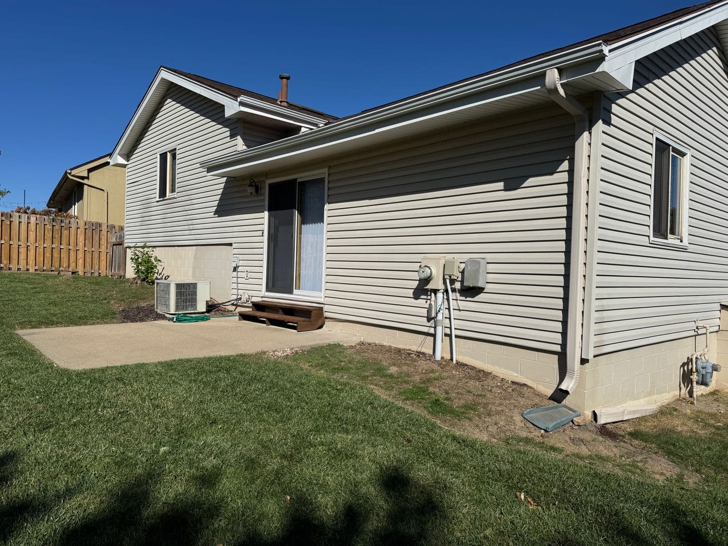 Omaha House: 12957 Camden Ave