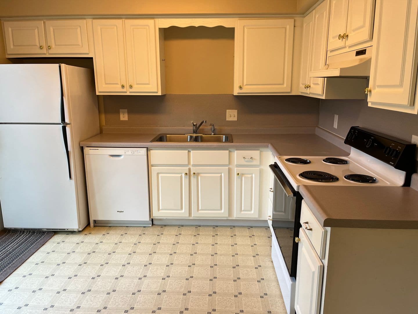 Omaha House: 15229 Jefferson St