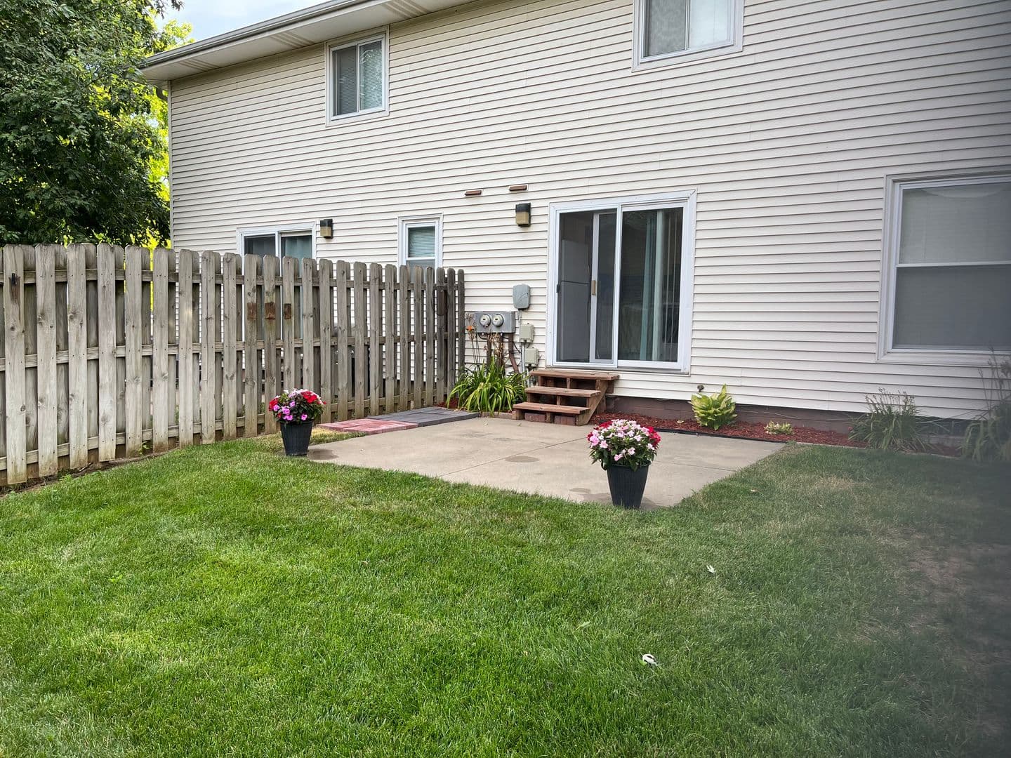 Omaha House: 15229 Jefferson St