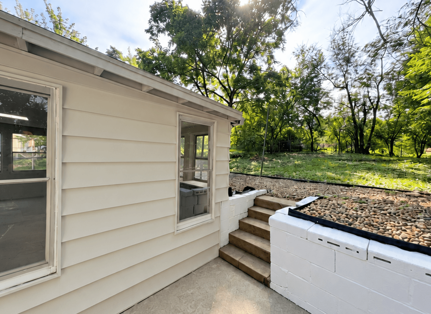 Omaha House: 6537 Franklin St.
