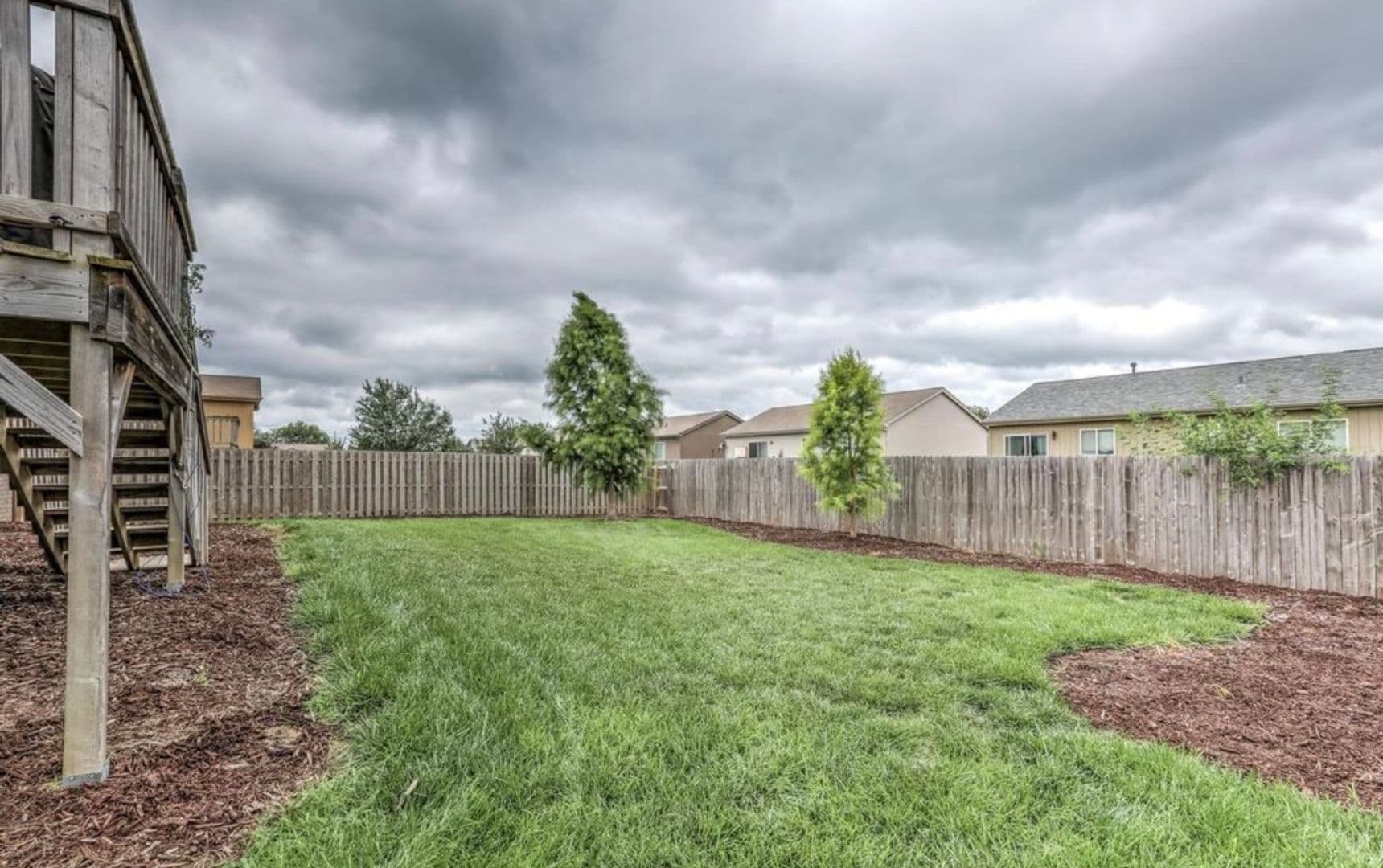 Bellevue House: 13806 S 43rd Ave