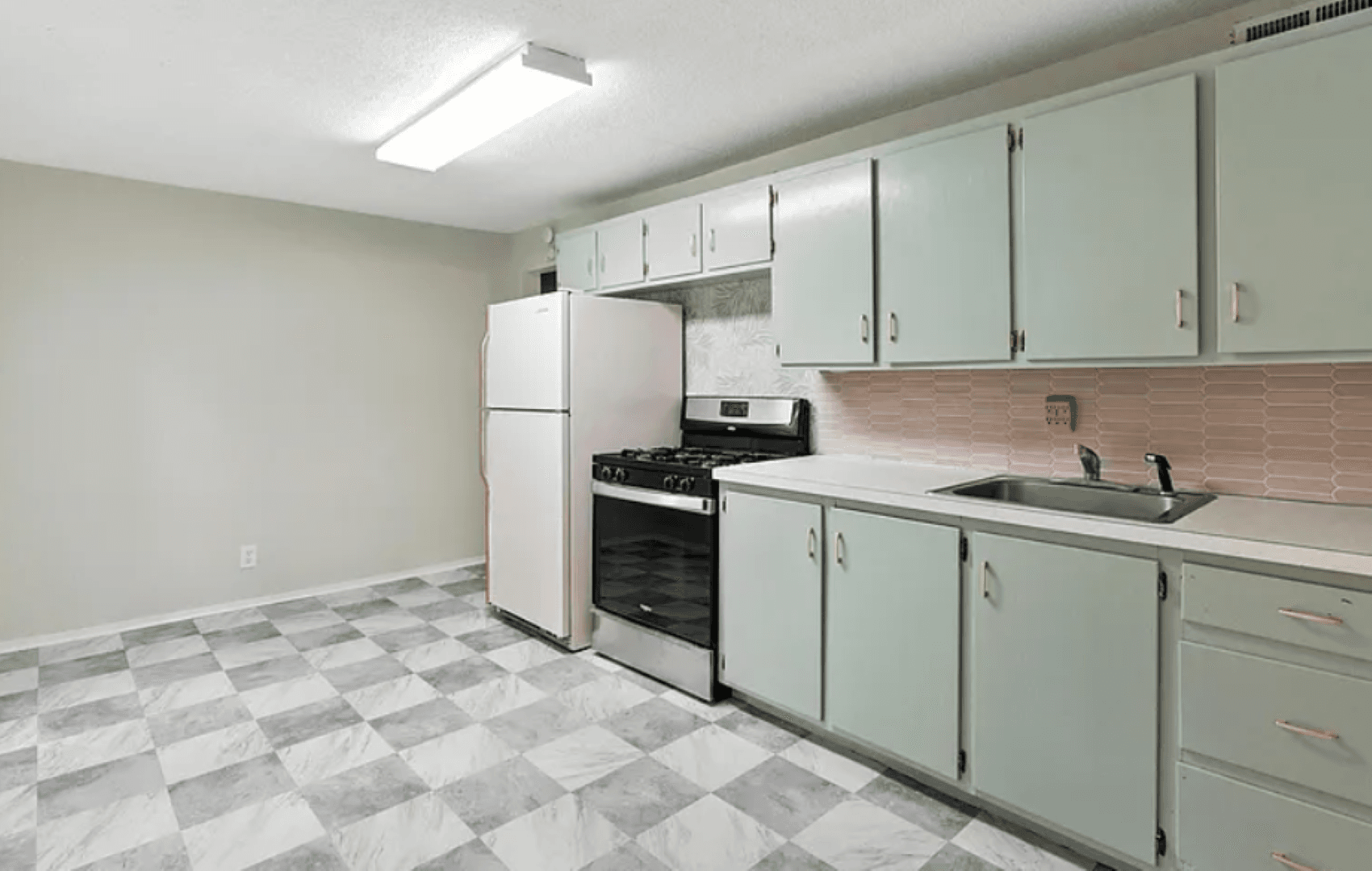 Blair Townhome: 453 N 10th St.