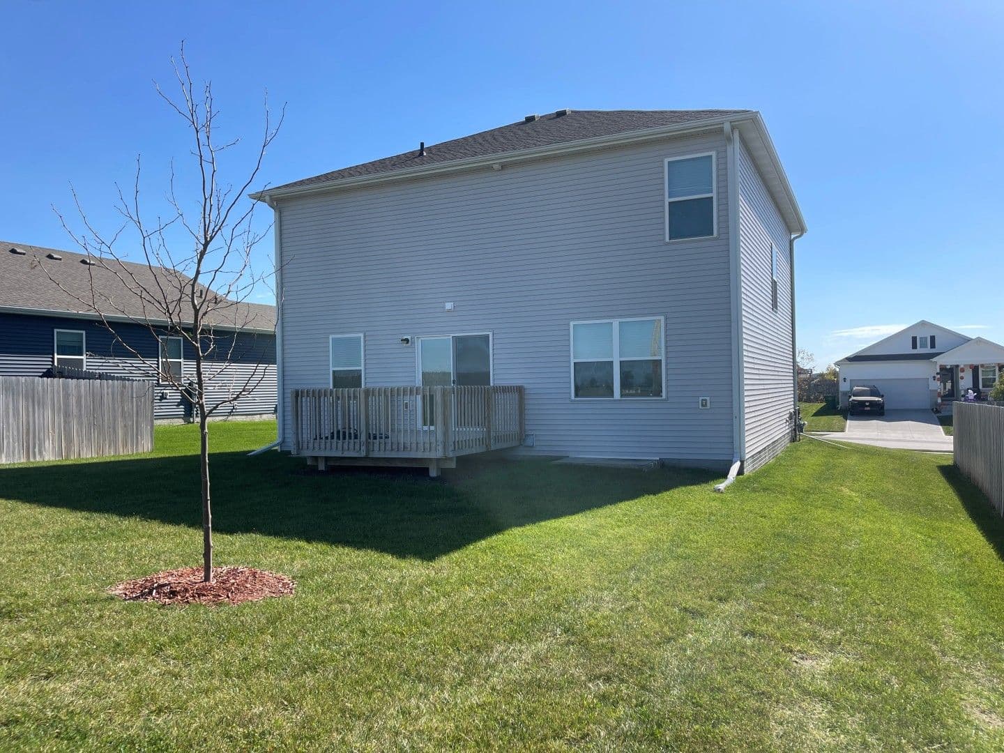 Papillion House: 11612 Port Royal Dr.