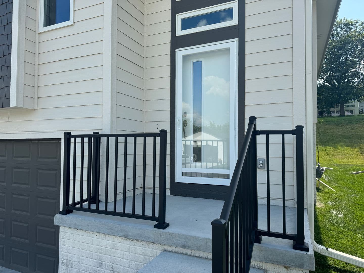 Bennington House: 302 N Allen St