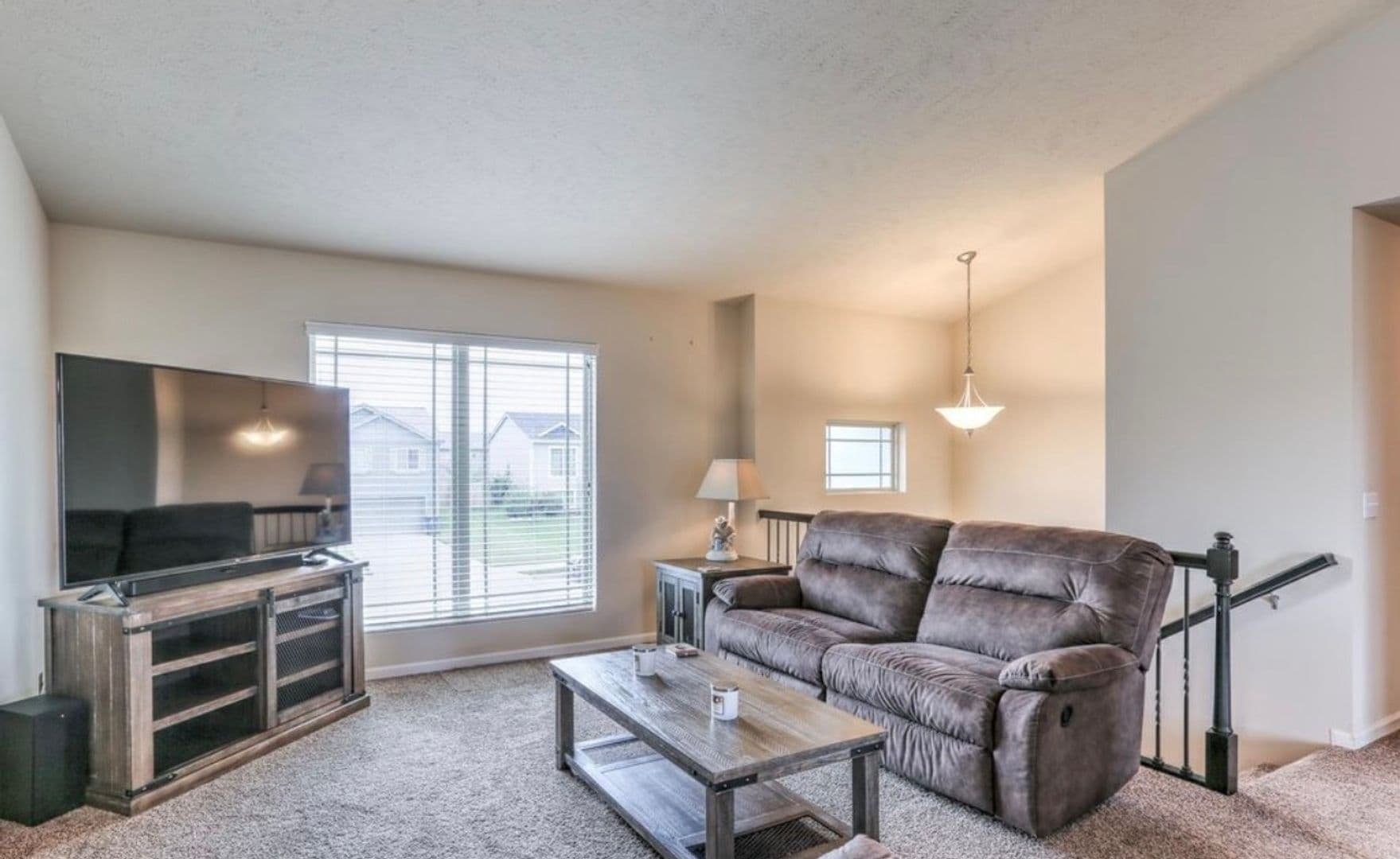 Bellevue House: 13806 S 43rd Ave