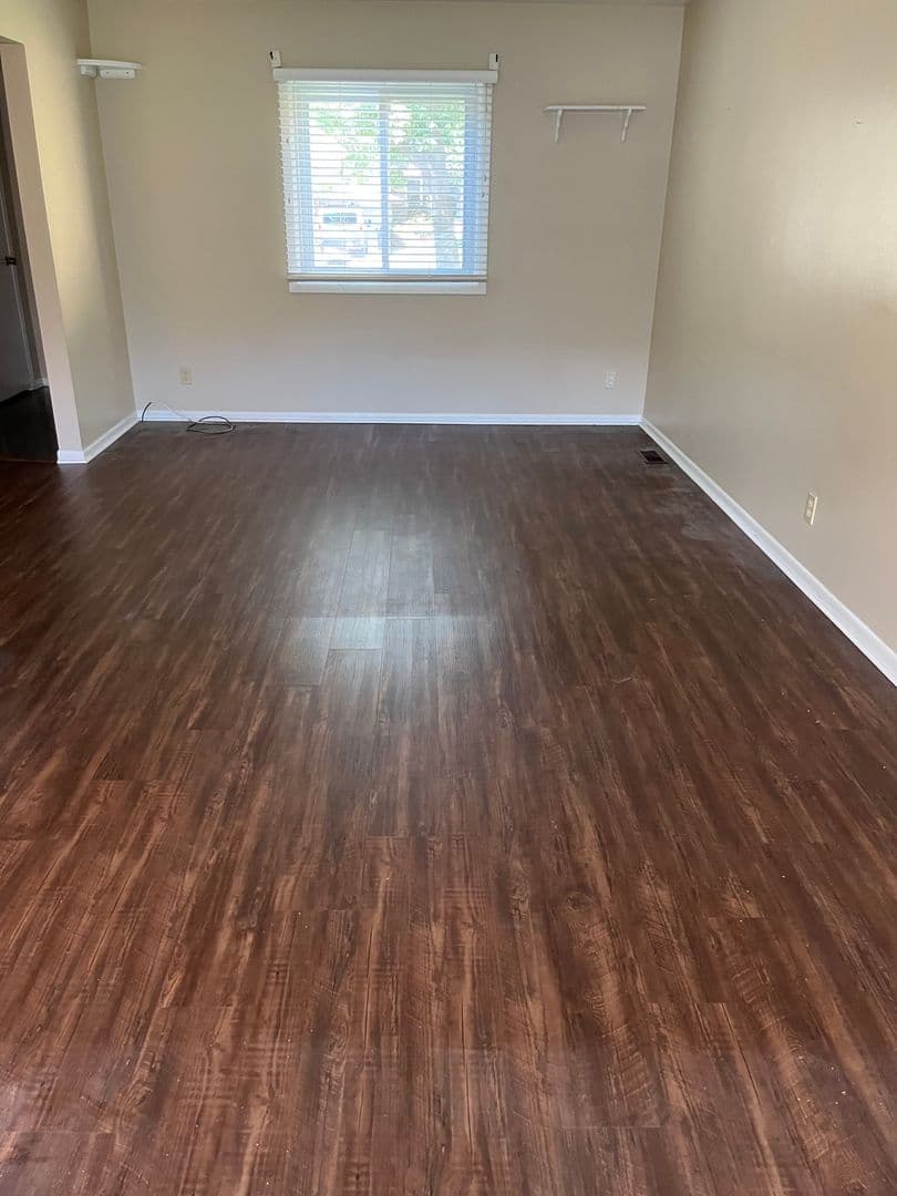 Omaha House: 15229 Jefferson St