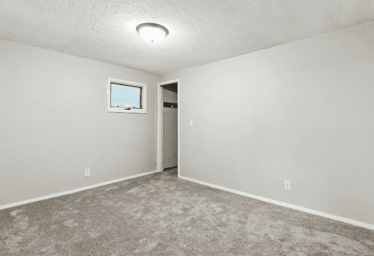 Blair Townhome: 453 N 10th St.