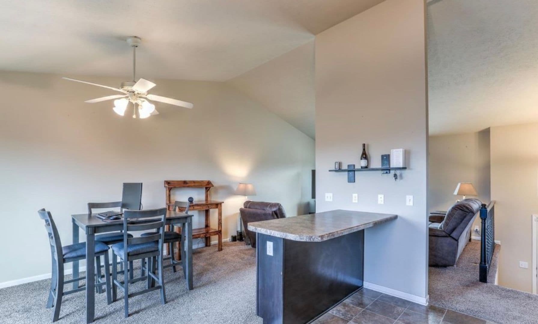 Bellevue House: 13806 S 43rd Ave