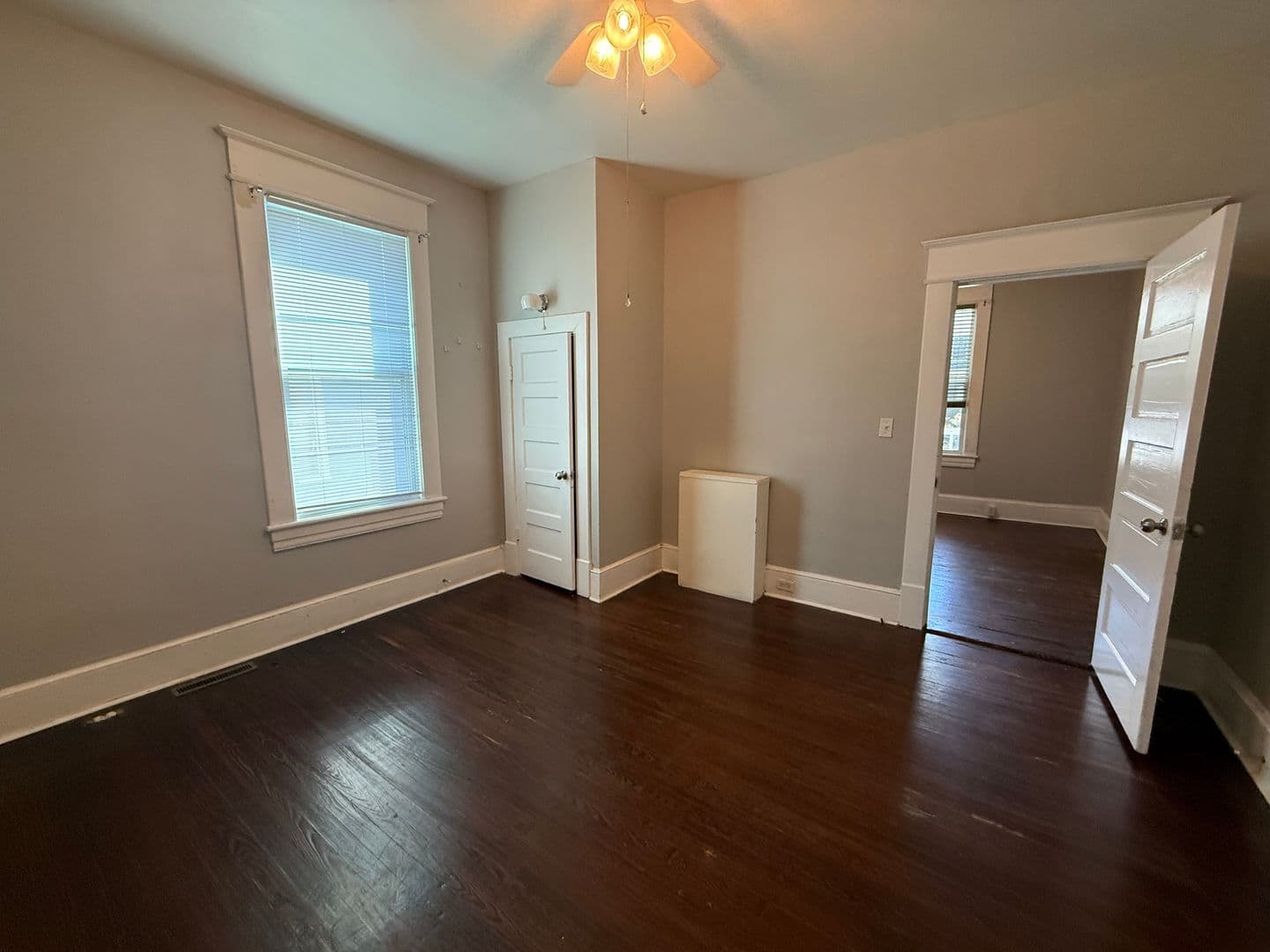 Roanoke Apartment: 813 Winona Ave SW