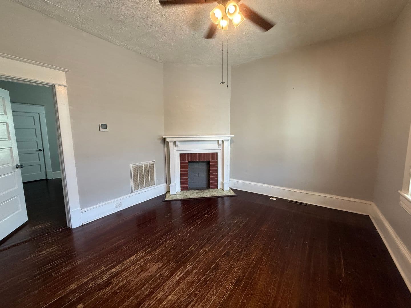 Roanoke Apartment: 813 Winona Ave SW