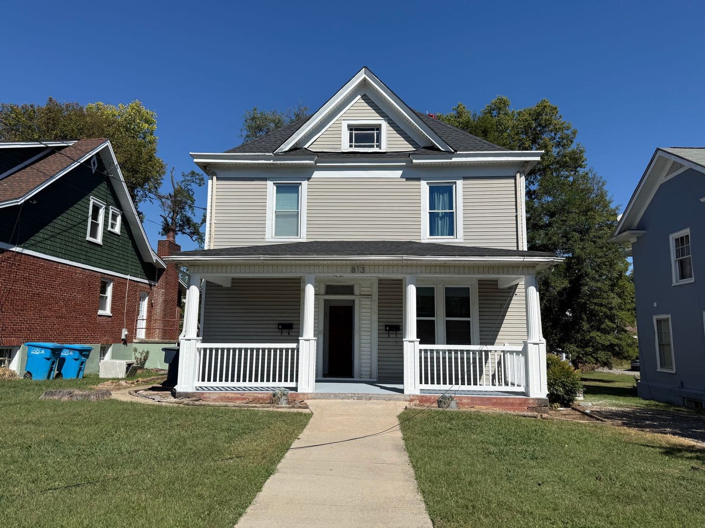 Roanoke Apartment: 813 Winona Ave SW