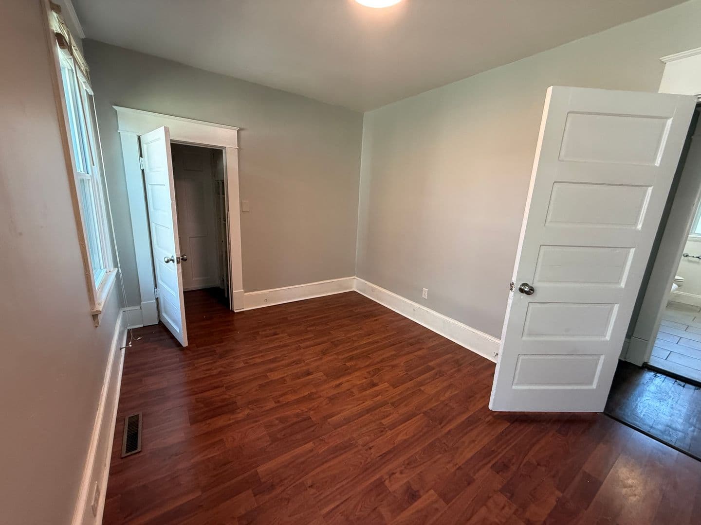 Roanoke Apartment: 813 Winona Ave SW