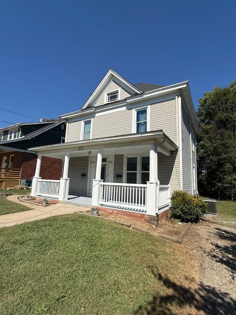 Roanoke Apartment: 813 Winona Ave SW
