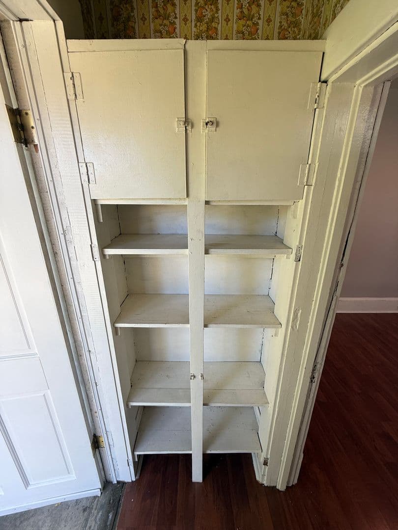 Roanoke Apartment: 813 Winona Ave SW