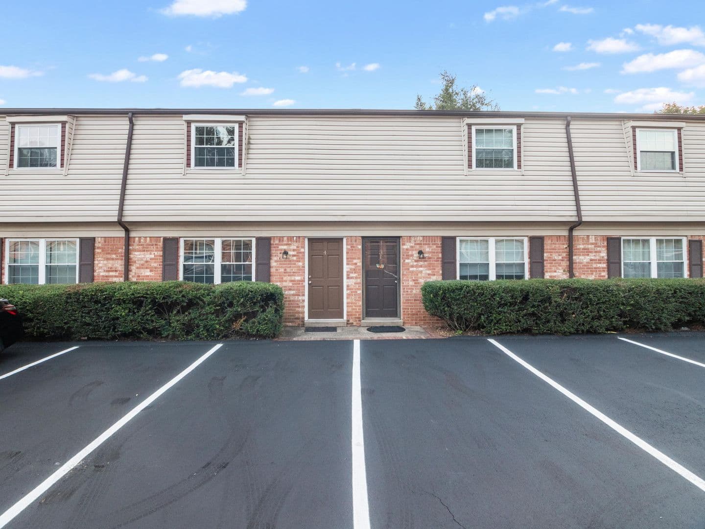 Collinsville Apartment: 174 Silver Birch Lane