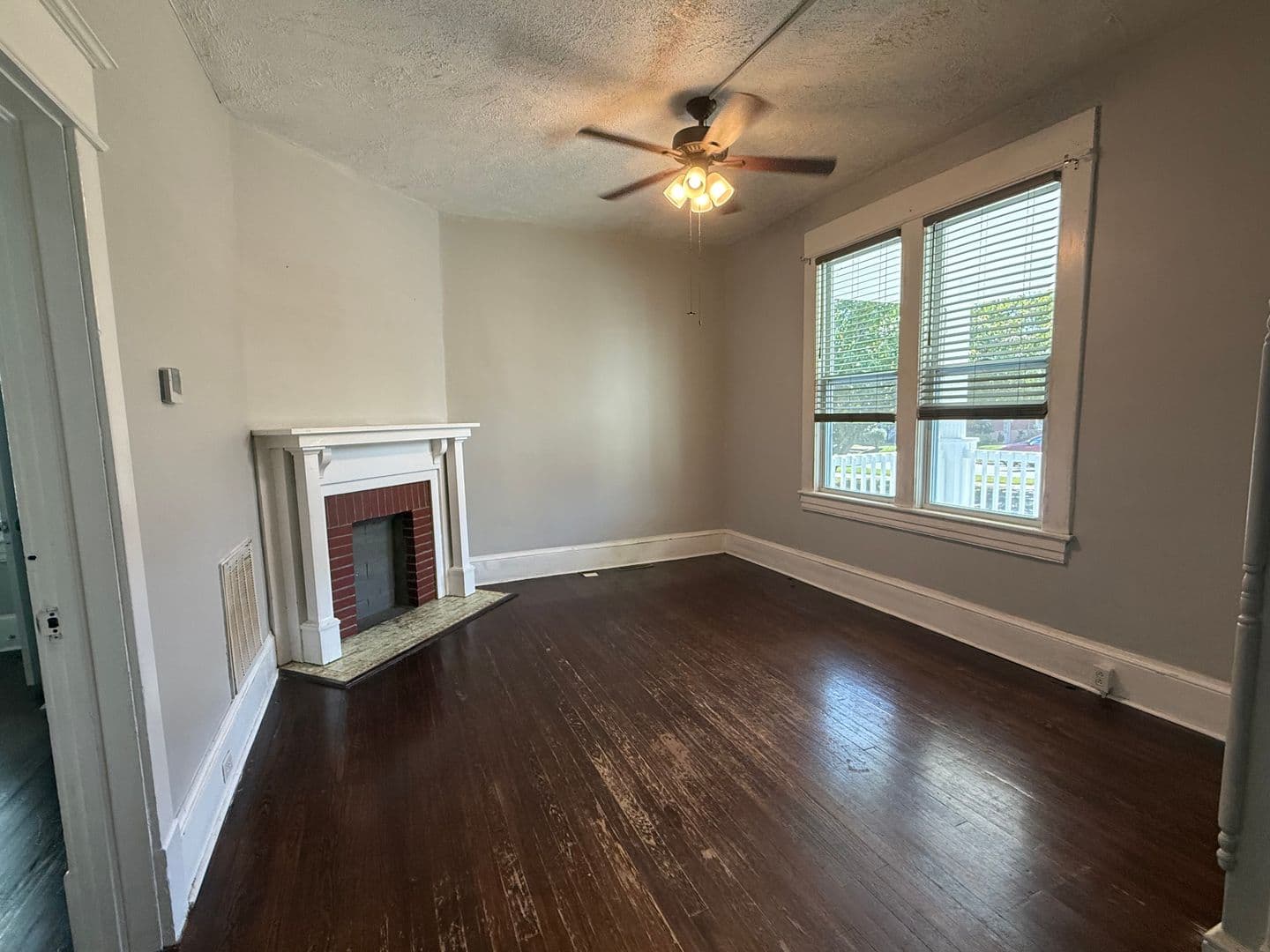 Roanoke Apartment: 813 Winona Ave SW
