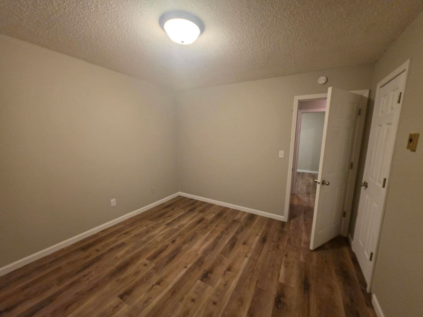 Marion Apartment: 302 E Boyton St