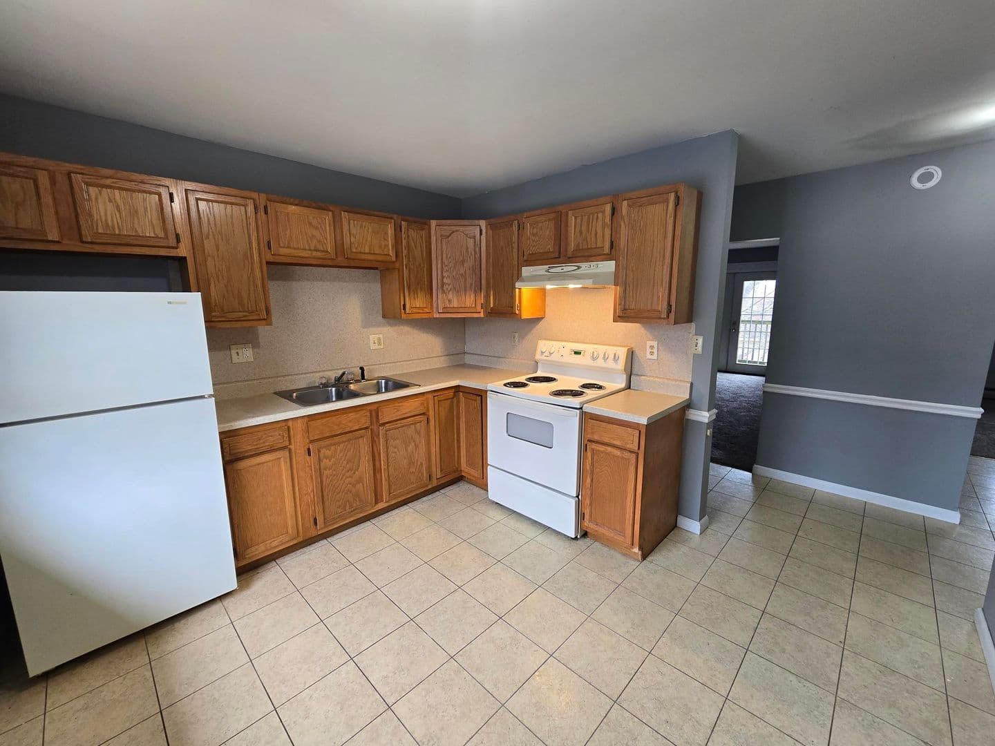 Herrin Apartment: 420 E Bryan St