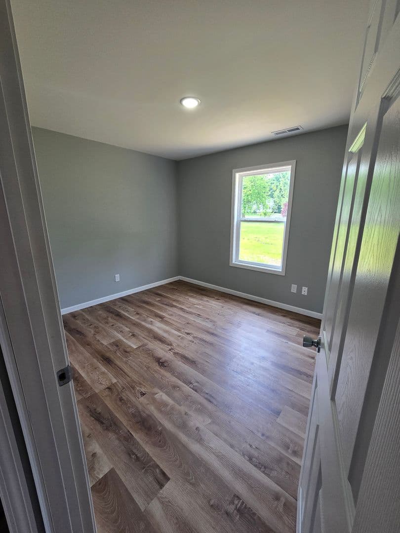 Herrin Apartment: 501 S 19th St