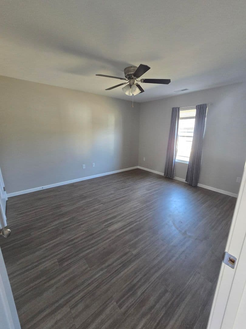 Marion Apartment: 703 N. Market St.