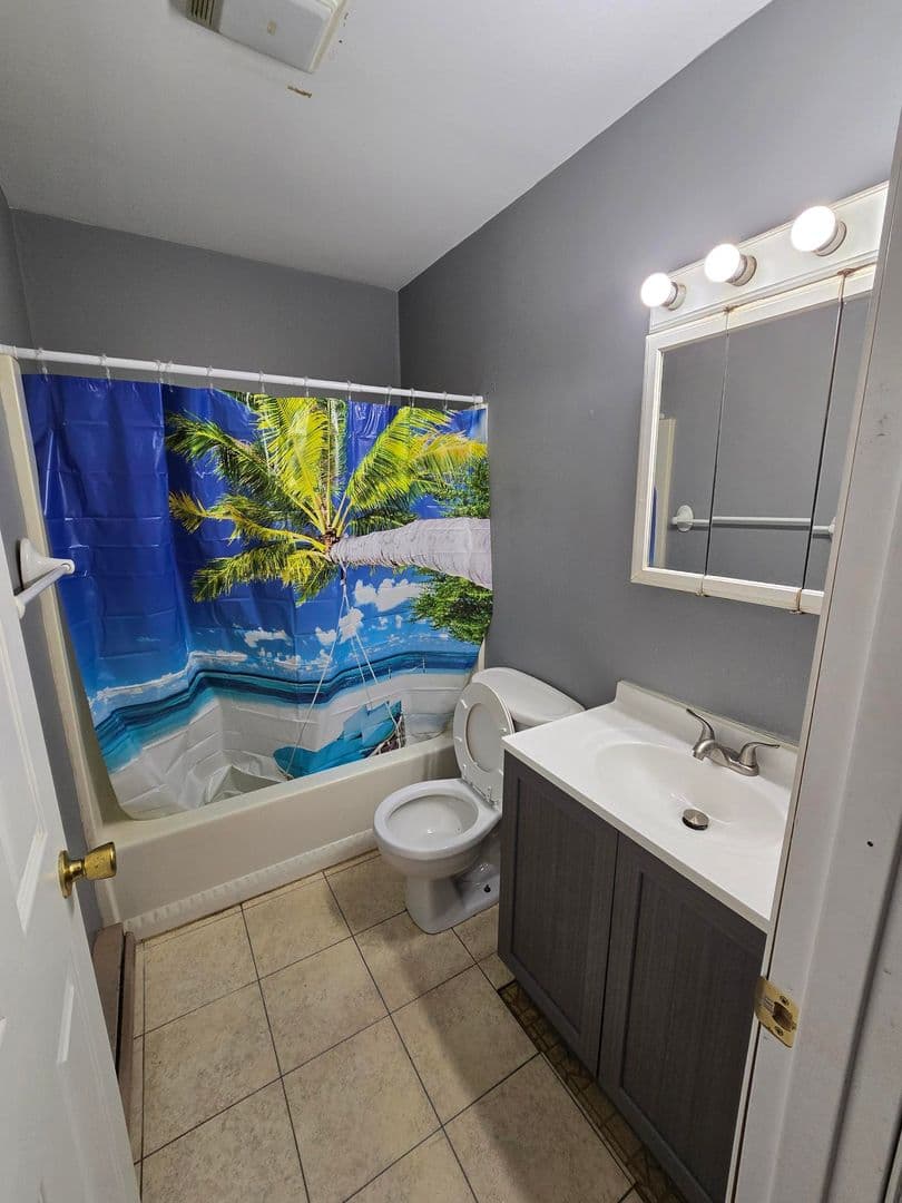 Herrin Apartment: 420 E Bryan St